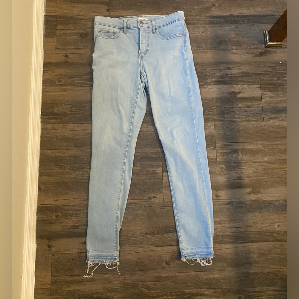 Levi’s 311 shaping skinny jeans